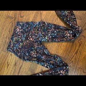 Authentic Lululemon leggings 7/8. Some wear